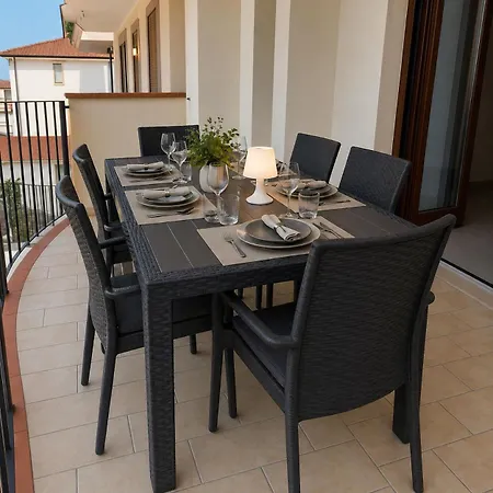 Dams - Seaside Luxury Treat